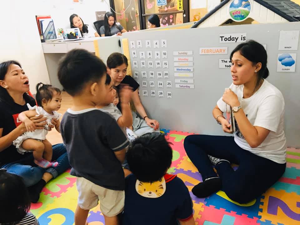 Stairs Learning Center - Merry Messy Class