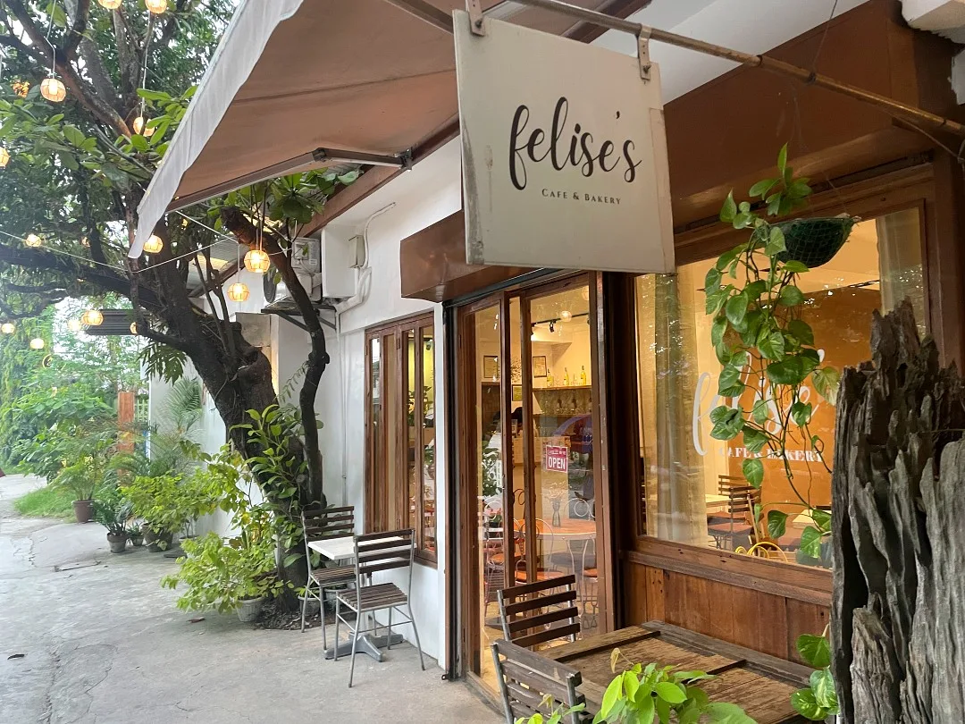 Coffee Break at Felise’s Cafe and Bakery in Paniqui, Tarlac