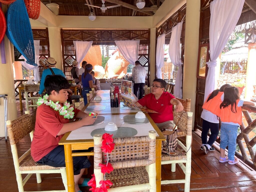Isdaan Floating Restaurant, Gerona Tarlac_215_helloimfrecelynne