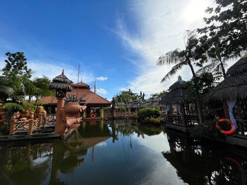 Isdaan Floating Restaurant, Gerona Tarlac_245_helloimfrecelynne