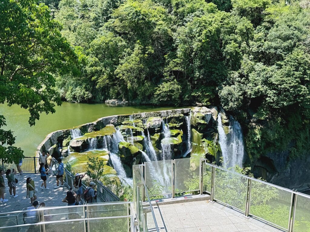 Yehliu-Jiufen-Shifen-Day-Tour-Klook_Guide to Taipei_371_helloimfrecelynne