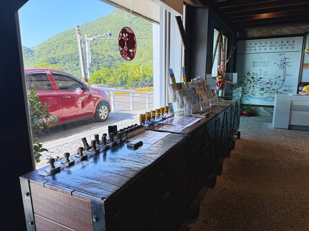 Yehliu-Jiufen-Shifen-Day-Tour-Klook_Guide to Taipei_479_helloimfrecelynne